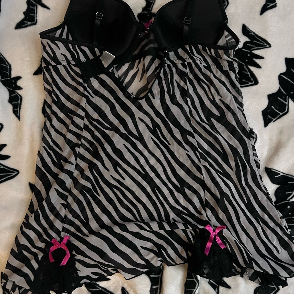 Zebra lingerie - Picture 3 of 3